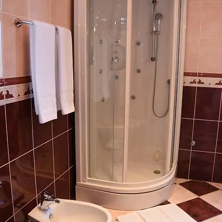 Lujza Guest house *